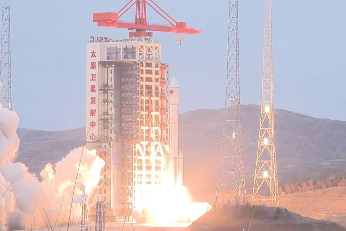 长征六号改运载火箭成功发射云海三号02星(图1) 长征六号改运载火箭成功发射云海三号02星(图1)